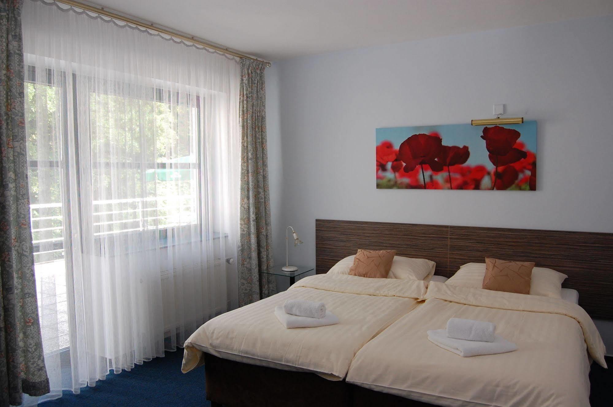 Interhotel America Pisek  Exterior photo