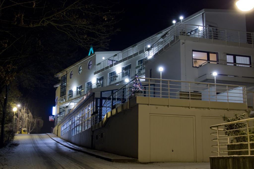 Interhotel America Pisek  Exterior photo